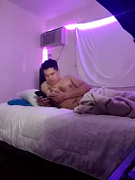 Snapshot of Oviedo174 chatting on 03-04-26, 11:27 Oviedo174 online show from 03-04-26, 11:27