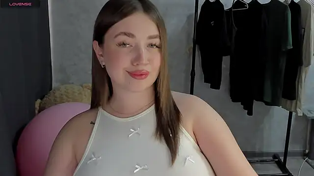 Snapshot of Diana_twerk chatting on 05-31-26, 12:23 Diana twerk online show from 05-31-26, 12:23