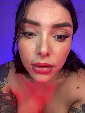 Snapshot of Ela_Doll_ chatting on 01-20-25, 08:29 Ela Doll online show from 01-20-25, 08:29