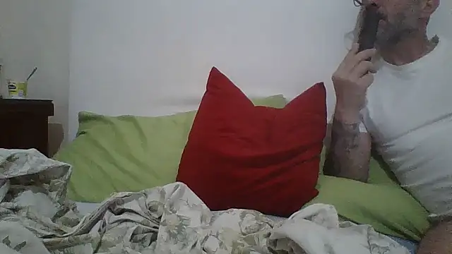 Snapshot of MarikaMilff chatting on 04-21-26, 09:39 MarikaMilff online show from 04-21-26, 09:39