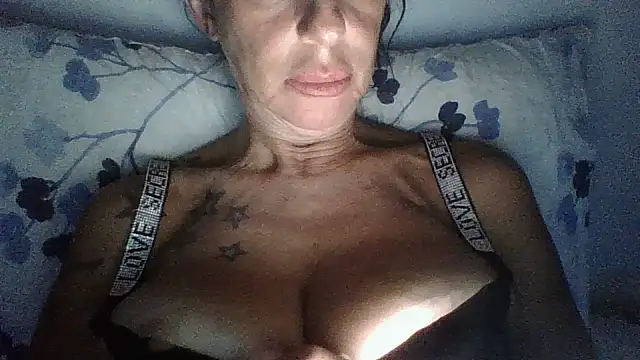 Snapshot of MarikaMilff chatting on 08-01-26, 11:25 MarikaMilff online show from 08-01-26, 11:25