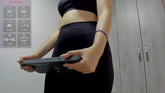 Mia 222 online show from 12-20-25, 08:38