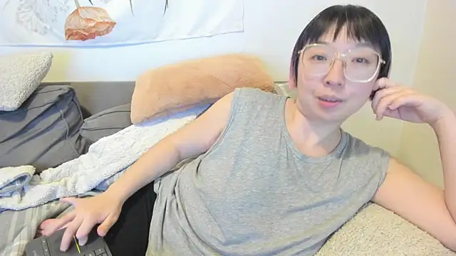 Snapshot of luxgray chatting on 02-02-26, 12:20 luxgray online show from 02-02-26, 12:20