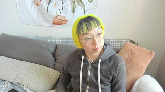 Snapshot of luxgray chatting on 02-13-26, 08:05 luxgray online show from 02-13-26, 08:05