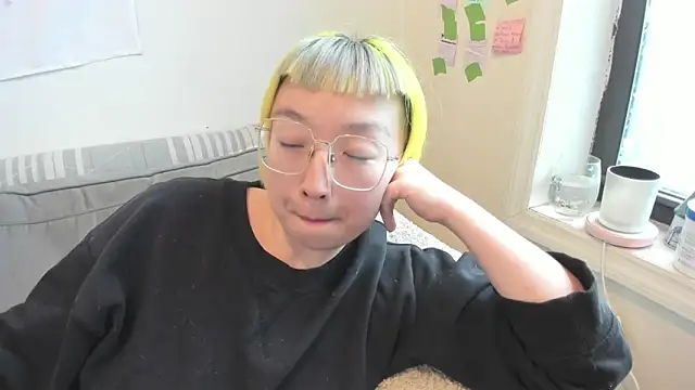 Snapshot of luxgray chatting on 03-27-26, 09:03 luxgray online show from 03-27-26, 09:03