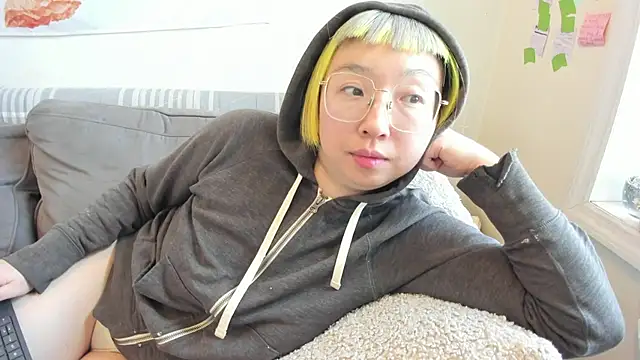 Snapshot of luxgray chatting on 03-28-26, 08:08 luxgray online show from 03-28-26, 08:08