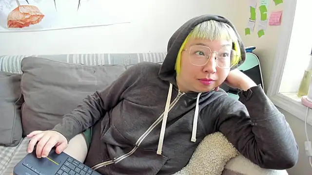 Snapshot of luxgray chatting on 04-18-26, 03:16 luxgray online show from 04-18-26, 03:16