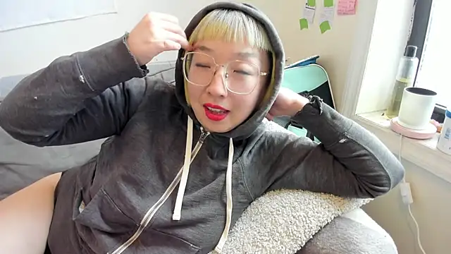 Snapshot of luxgray chatting on 04-26-26, 04:59 luxgray online show from 04-26-26, 04:59