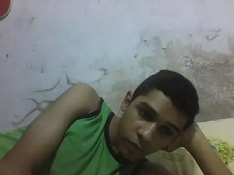 Snapshot of Leopardogonza chatting on 05-20-26, 10:05 Leopardogonza online show from 05-20-26, 10:05