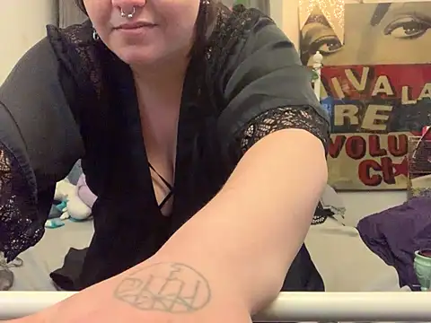 BuziCycki online show from 01-17-25, 04:57