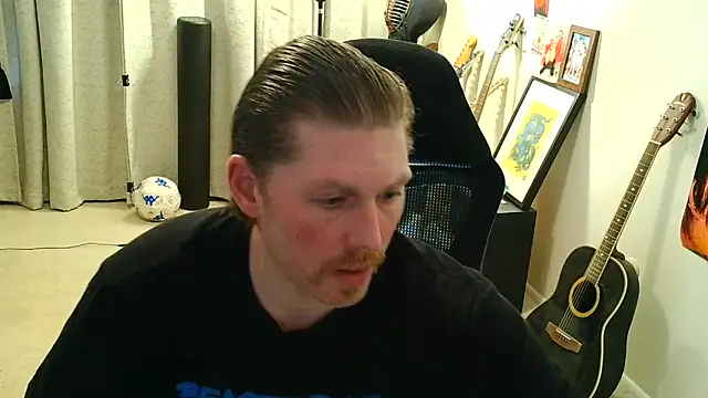 Snapshot of Rock_Pierce chatting on 06-19-26, 07:17 Rock Pierce online show from 06-19-26, 07:17
