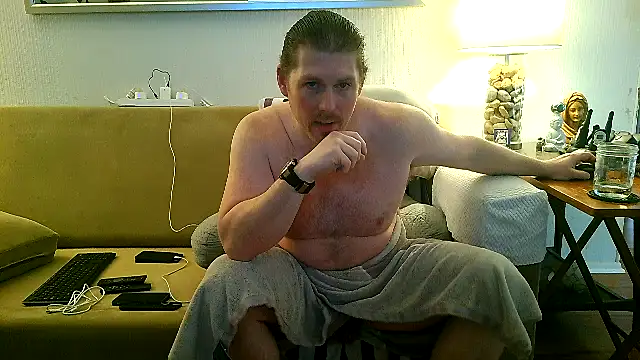 Snapshot of Rock_Pierce chatting on 06-30-26, 04:08 Rock Pierce online show from 06-30-26, 04:08