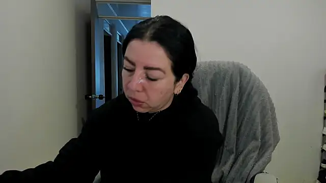 Snapshot of Im_coco chatting on 05-29-26, 12:47 Im coco online show from 05-29-26, 12:47