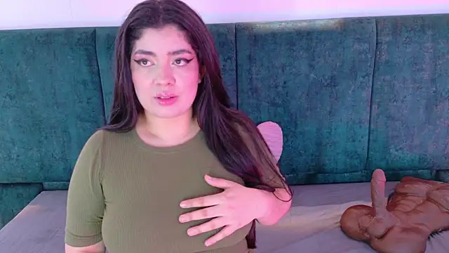 AgathaLynx online show from 04-11-26, 10:52