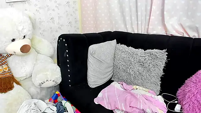 Snapshot of ariel_milk chatting on 01-16-26, 08:07 ariel milk online show from 01-16-26, 08:07