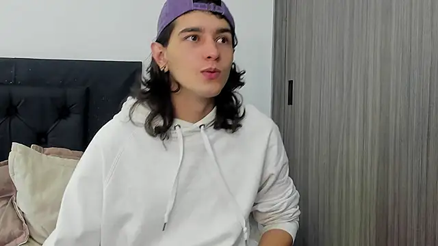 Snapshot of alex_connorr chatting on 01-08-25, 03:39 alex connorr online show from 01-08-25, 03:39