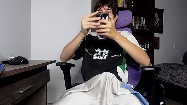 alex connorr online show from 11-10-25, 04:00