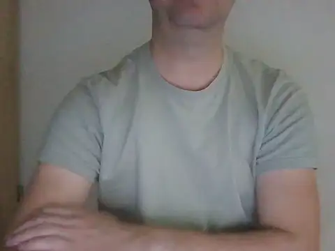 Snapshot of fikoivos chatting on 05-28-26, 10:40 fikoivos online show from 05-28-26, 10:40
