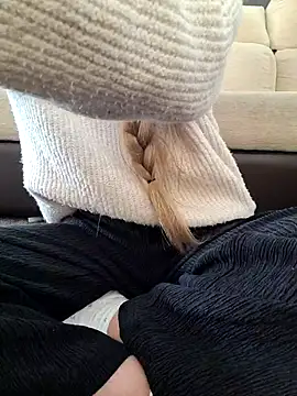 Snapshot of Mary_anes chatting on 02-22-25, 02:52 Mary anes online show from 02-22-25, 02:52