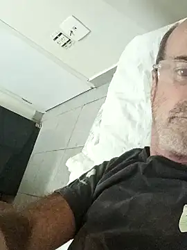 Snapshot of wel9238 chatting on 02-05-26, 03:33 wel9238 online show from 02-05-26, 03:33