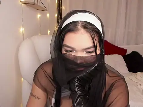 Daisy 20x  online show from 10-20-25, 05:52