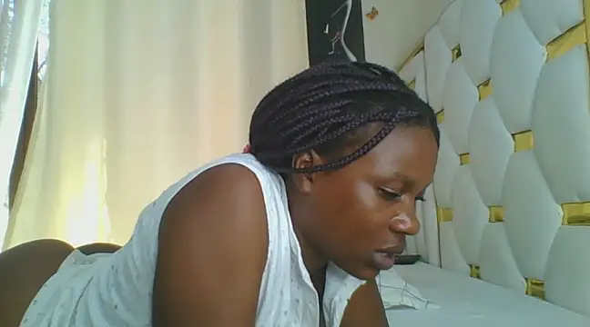 Snapshot of sweetlove05 chatting on 03-04-25, 12:33 sweetlove05 online show from 03-04-25, 12:33