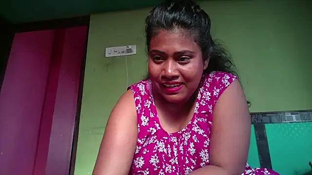 Snapshot of sexy_roma chatting on 04-12-26, 10:31 sexy roma online show from 04-12-26, 10:31