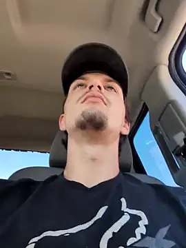 Snapshot of bigmerc chatting on 09-27-25, 05:29 bigmerc online show from 09-27-25, 05:29