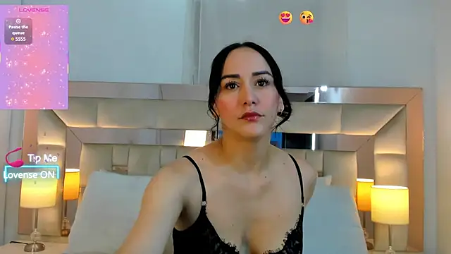 Snapshot of hazel_ross_tcw chatting on 07-14-26, 02:23 hazel ross tcw online show from 07-14-26, 02:23