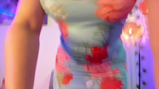 Snapshot of Camille_rose_ chatting on 01-16-25, 01:48 Camille rose online show from 01-16-25, 01:48