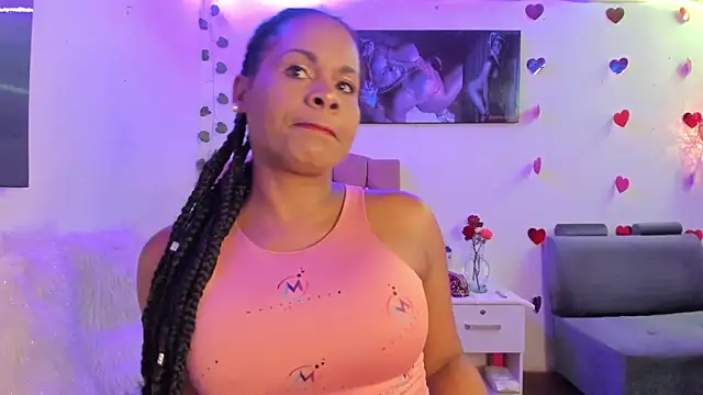 Snapshot of Camille_rose_ chatting on 02-25-25, 07:47 Camille rose online show from 02-25-25, 07:47