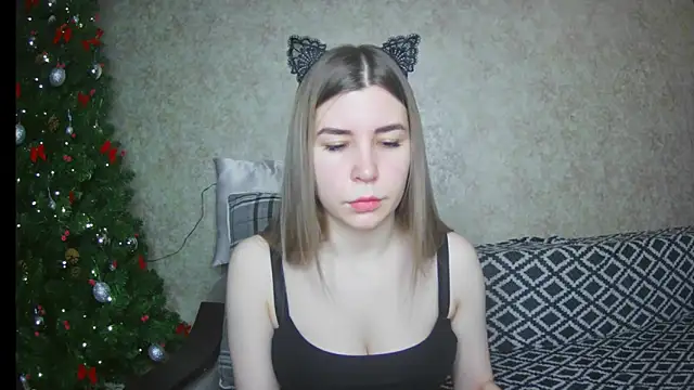 Snapshot of ElllaNuar chatting on 01-22-25, 01:20 ElllaNuar online show from 01-22-25, 01:20