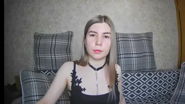 Snapshot of ElllaNuar chatting on 03-14-25, 04:54 ElllaNuar online show from 03-14-25, 04:54