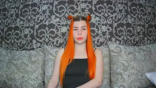 Snapshot of ElllaNuar chatting on 11-17-25, 02:50 ElllaNuar online show from 11-17-25, 02:50