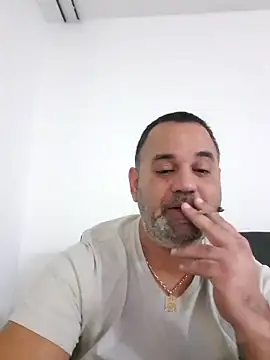 Snapshot of your_man85 chatting on 02-22-25, 09:15 your man85 online show from 02-22-25, 09:15