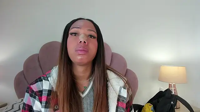 Nicole Paradise online show from 11-10-25, 12:37