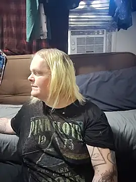 Snapshot of Trans_Girl_next_door420 chatting on 06-16-26, 11:07 Trans Girl next door420 online show from 06-16-26, 11:07