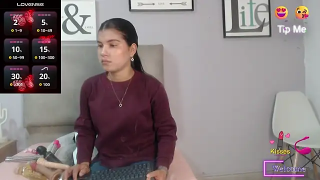 Snapshot of SophiaMeyerst chatting on 06-30-26, 02:40 SophiaMeyerst online show from 06-30-26, 02:40