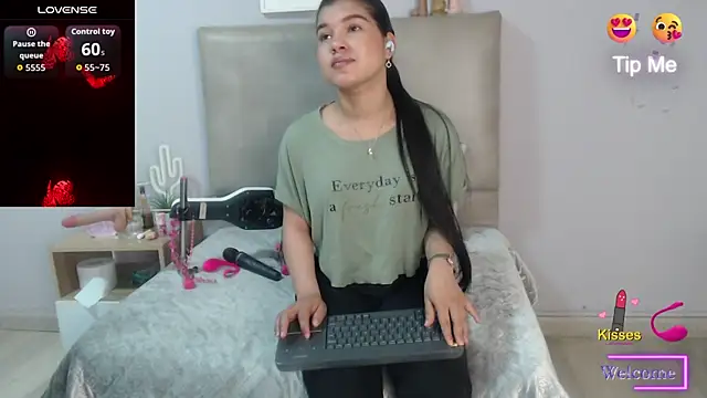 Snapshot of SophiaMeyerst chatting on 07-09-26, 02:54 SophiaMeyerst online show from 07-09-26, 02:54