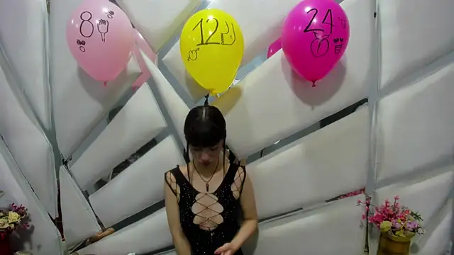 Snapshot of Aurora_18 chatting on 12-28-24, 02:21 Aurora 18 online show from 12-28-24, 02:21