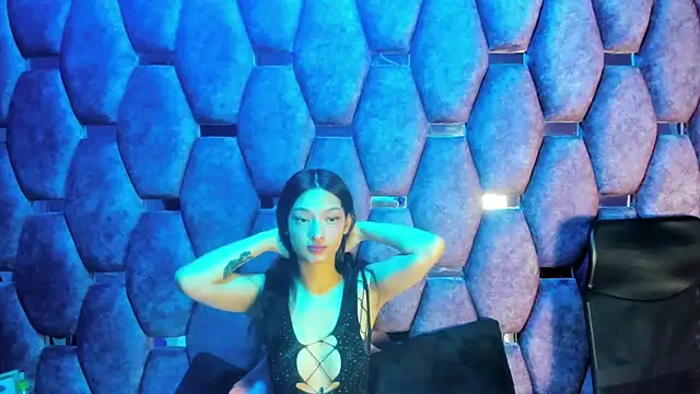 Snapshot of Aurora_18 chatting on 10-14-25, 02:18 Aurora 18 online show from 10-14-25, 02:18