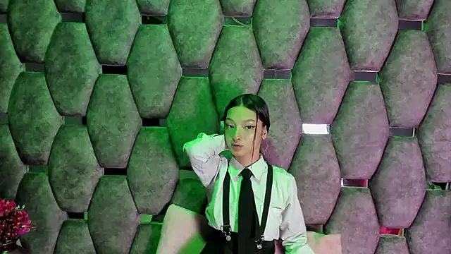 Snapshot of Aurora_18 chatting on 01-15-26, 02:43 Aurora 18 online show from 01-15-26, 02:43