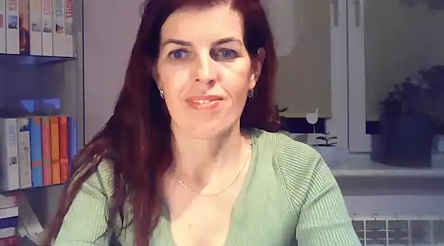 Snapshot of SophieLux82 chatting on 01-09-25, 09:47 SophieLux82 online show from 01-09-25, 09:47