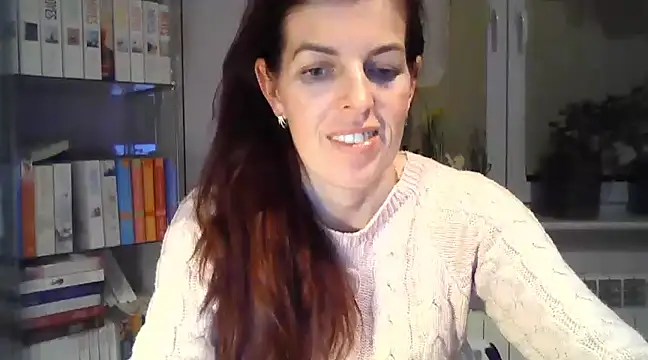 Snapshot of SophieLux82 chatting on 02-12-25, 09:43 SophieLux82 online show from 02-12-25, 09:43