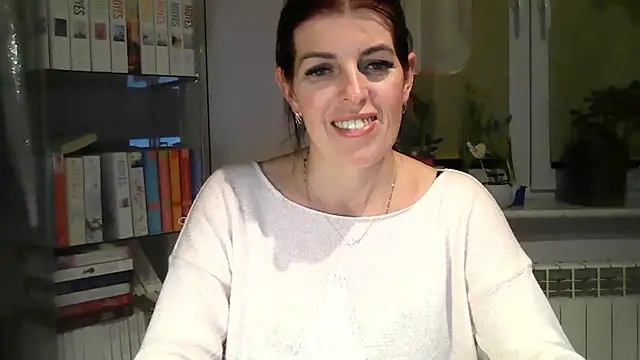 Snapshot of SophieLux82 chatting on 02-19-25, 09:47 SophieLux82 online show from 02-19-25, 09:47
