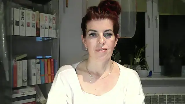 Snapshot of SophieLux82 chatting on 02-26-25, 09:48 SophieLux82 online show from 02-26-25, 09:48