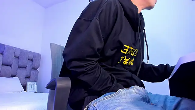 Snapshot of MarcusCollinss_ chatting on 12-13-24, 01:12 MarcusCollinss online show from 12-13-24, 01:12