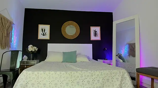 VioletPaket online show from 02-11-26, 11:48