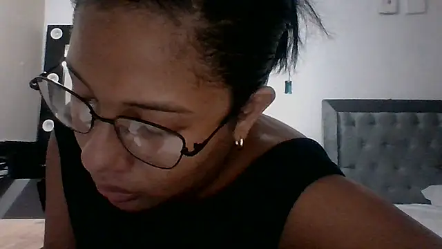 Kitra New online show from 04-18-26, 08:20