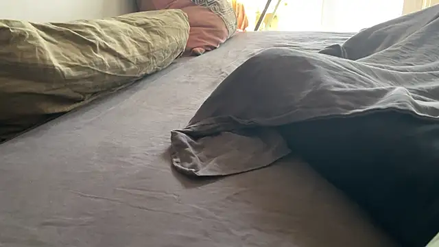 Snapshot of kameray12 chatting on 03-05-25, 08:54 kameray12 online show from 03-05-25, 08:54